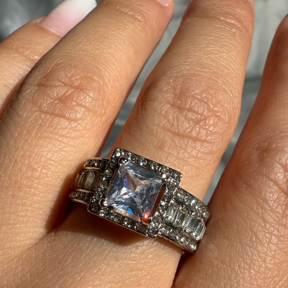 Bridal Women wedding luxury Silver plated Diamond Ring - Picture 4 of 10